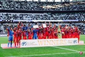 托尼·关恩达成生涯第 3000 支安打，全场观众共同见证这位击球大师的荣耀