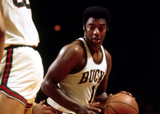 而一旦雄鹿 而一旦雄鹿